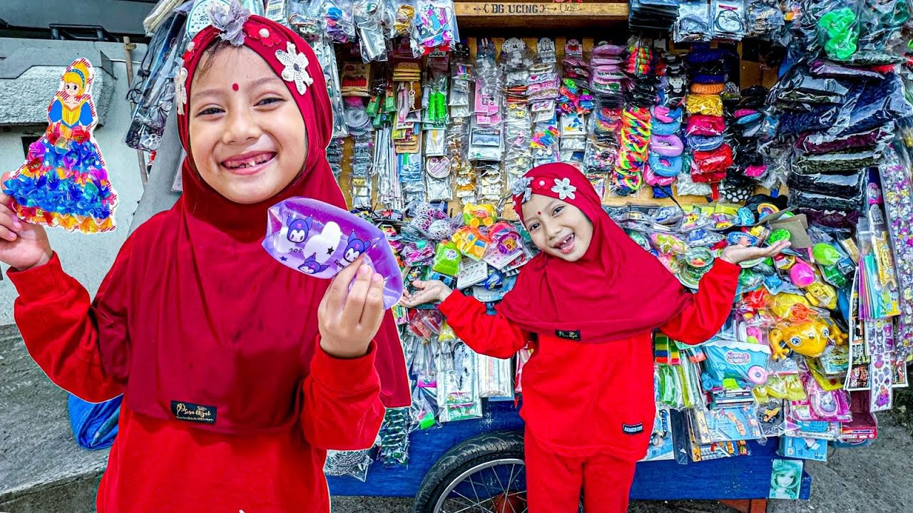AQILLA BORONG GEROBAK MAINAN KELILING