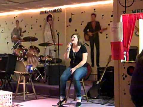 在 YouTube 上觀看「Karaoke Video - Candy Singing Gunpowder And Lead」