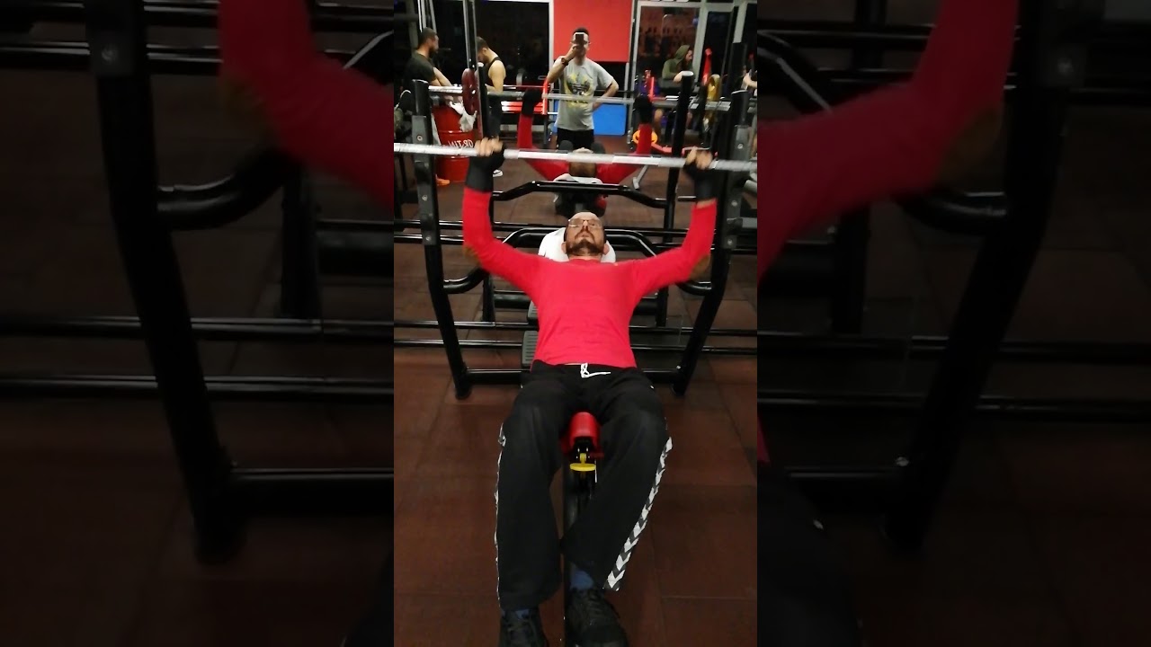 incline bench press - YouTube