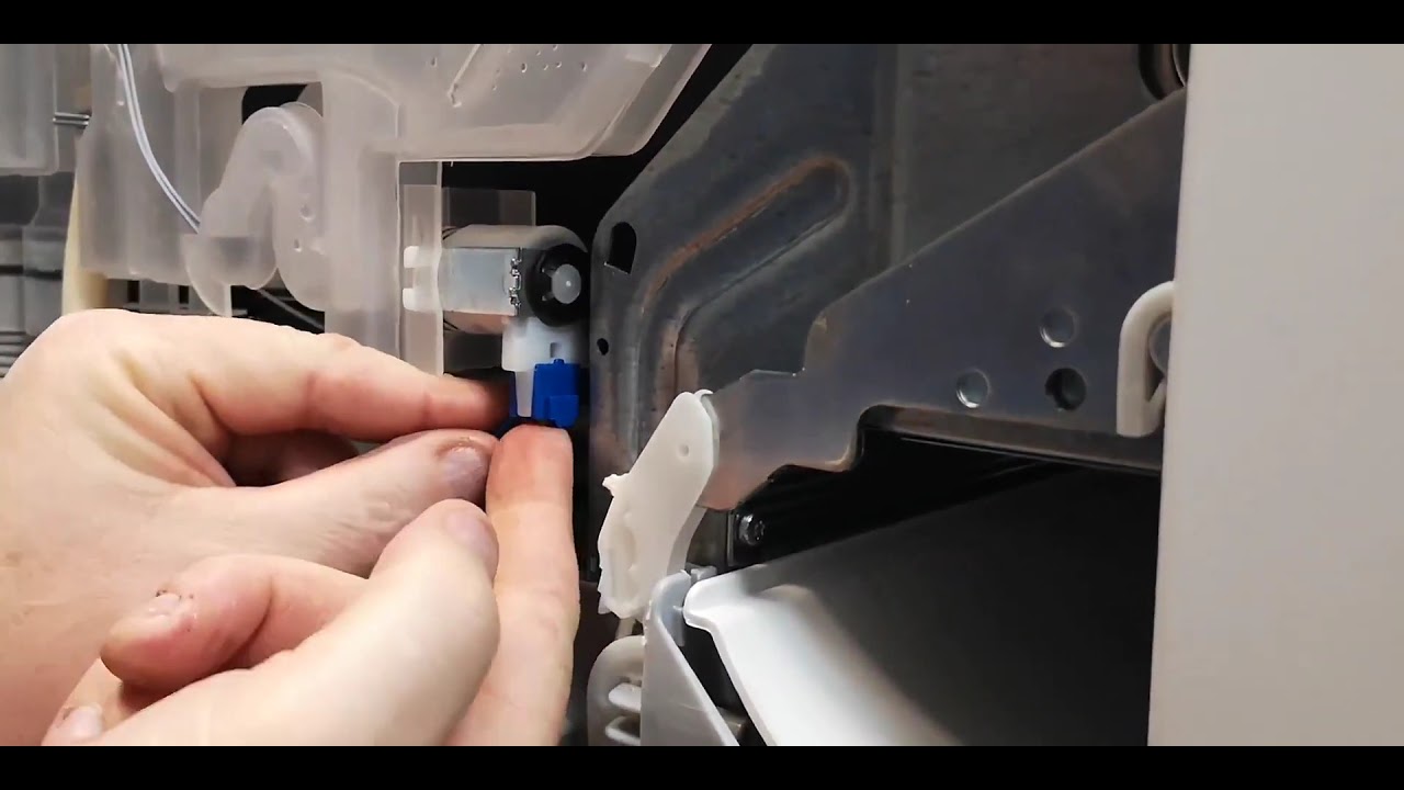 Bosch Neff Siemens Mágnesszelep kiszedése, E19 hiba megoldása (Így  csináld!) - YouTube