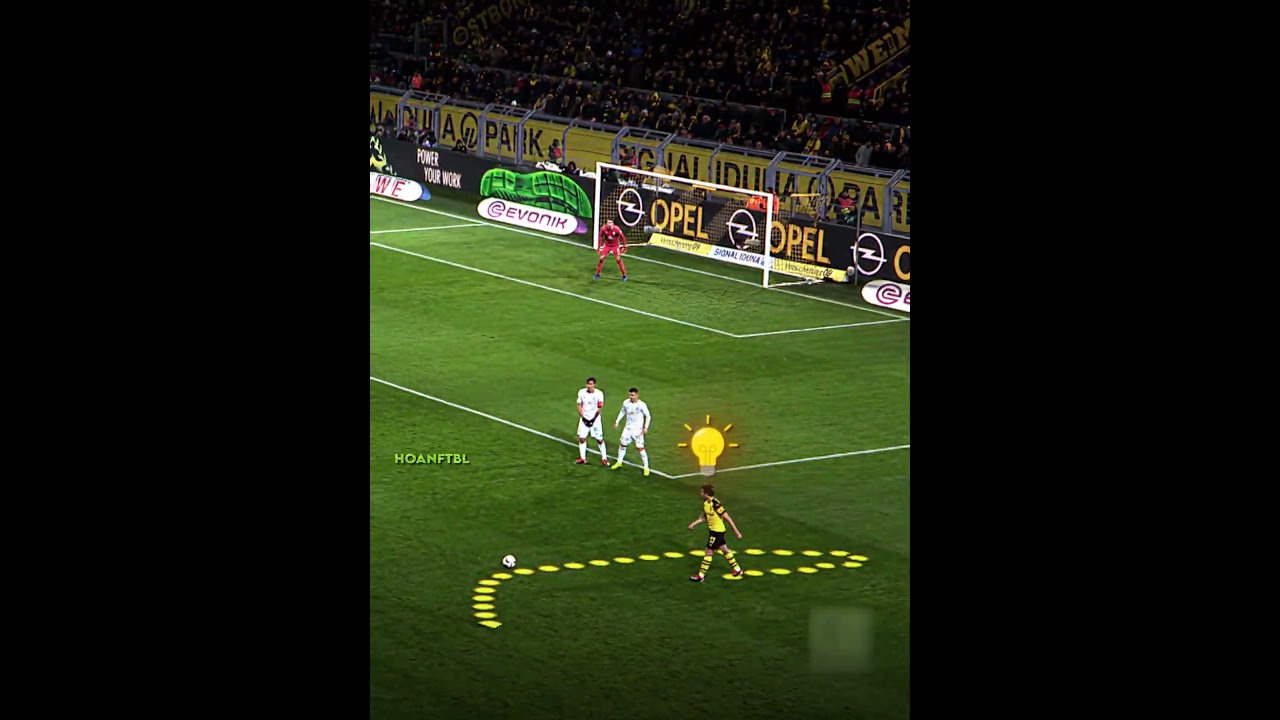 Момент штрафного удара 200IQ в Дортмунде 🧠🔥