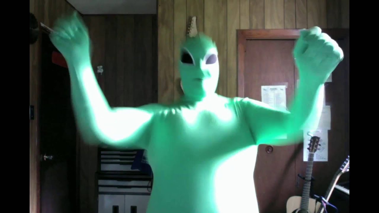 Dancing Alien - YouTube
