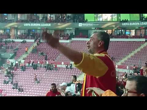 Galatasaray Lazio Maçı Koreografisi ve Ağlayan Abimiz / Our brother who cries for choreography.