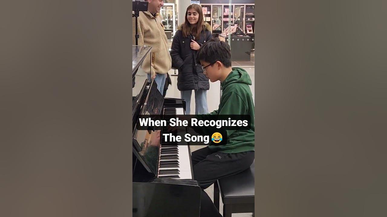 When She Recognizes The Song - Piano Street Performance - Carol of the Bells When She Recognizes The Song - Piano Street Performance - Carol of the Bells