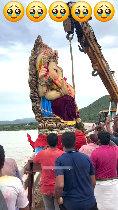 Ganapati ji murti making with clay. Ganapati idol making. Ganapati bappa morya.#shorts #art