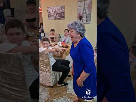 Зажигательное поздравления от детей / Весь зал в шоке🤩 #shorts
