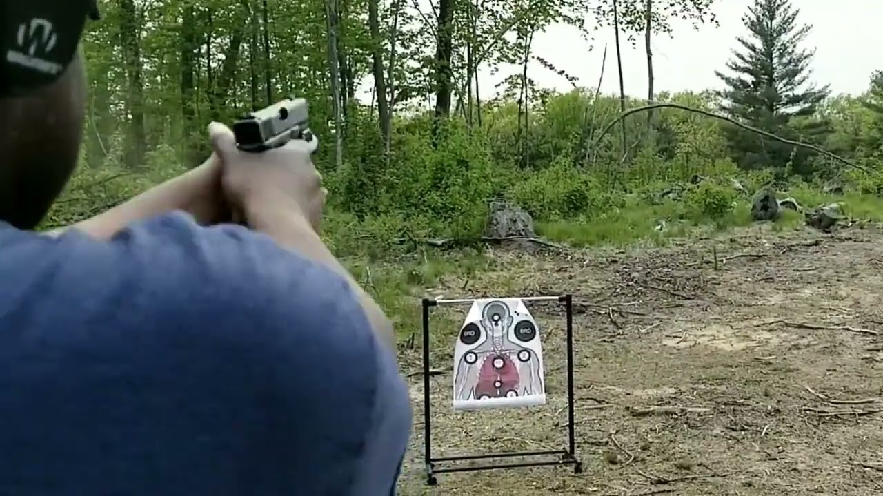 Glock 17 Generation 3 9mm (with TLR-1 Streamlight Tactical Light & Night Sights) - Outdoor shooting