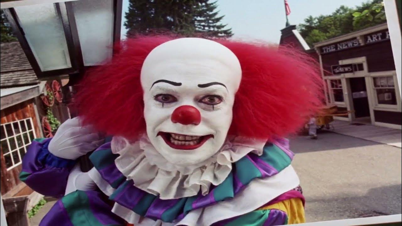 Клоун поет. Название песни я клоун надо мной смеются. Главный клоун обложка. Треки клоун. Музыкальный клоун.