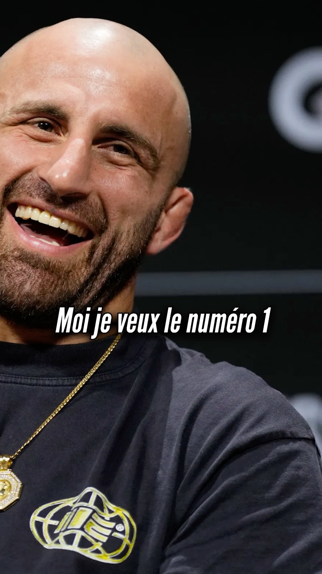 Volkanovski harcèle l’UFC pour affronter Evloev. Herbi adore.