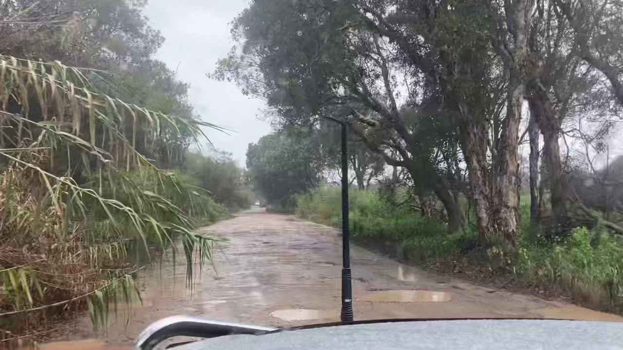 Point Plomer Road and Goolawah Beach