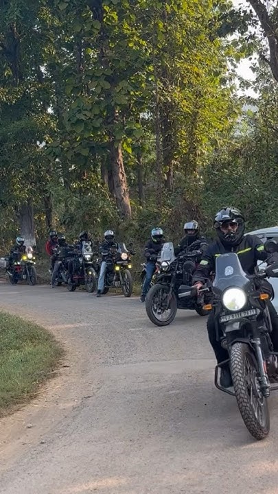 riding-with-adventure-bike-riders-group-motovlog-mountains-bike