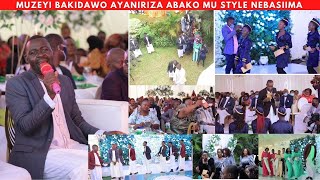 MUZEYI BAKIDAWO ALAZZE OBUKUGU NG' AYANIRIZA ABAKO MULUJJA LWA TAATA