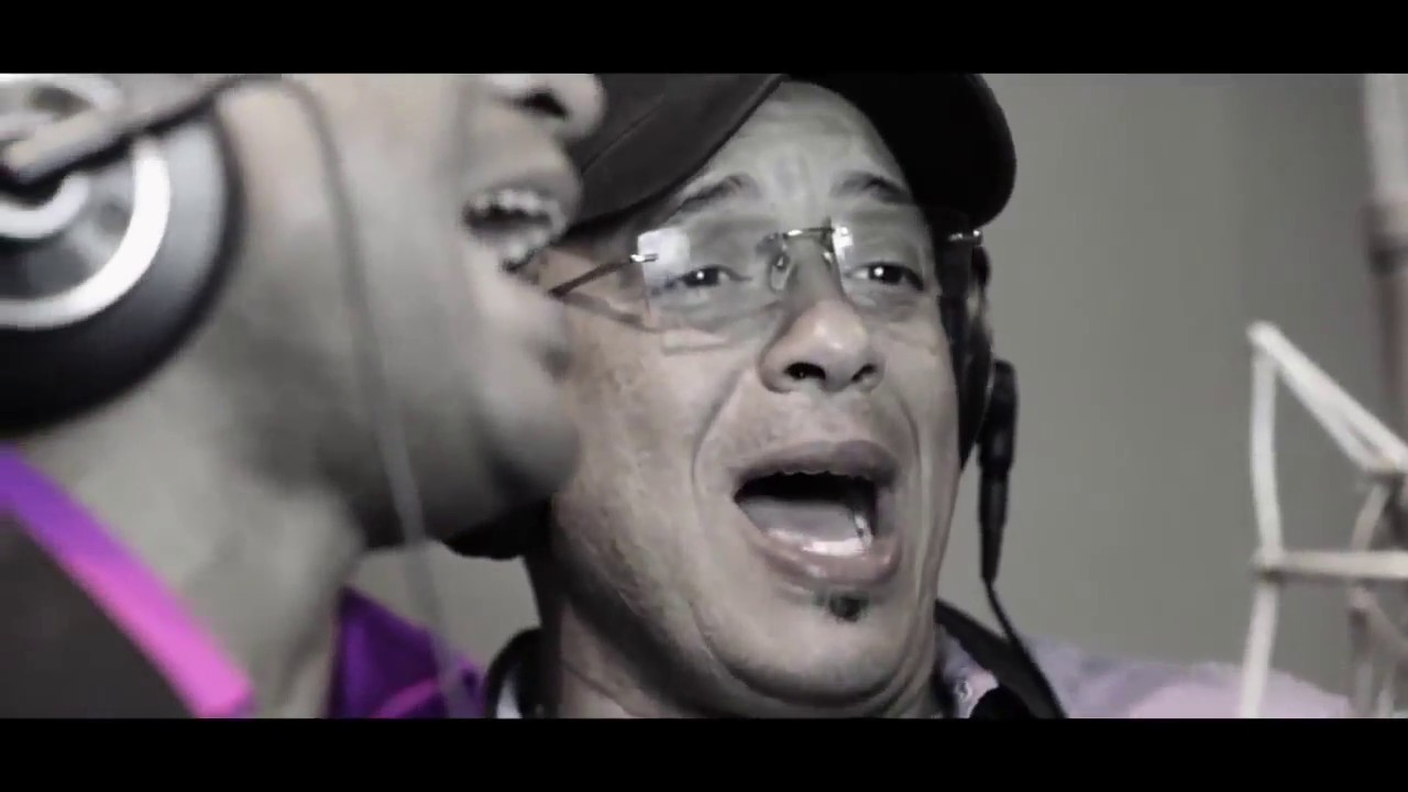 Mira Descemer Bueno feat Issac Delgado - La vida es buena - (Video Official) en YouTube Mira Descemer Bueno feat Issac Delgado - La vida es buena - (Video Official) en YouTube