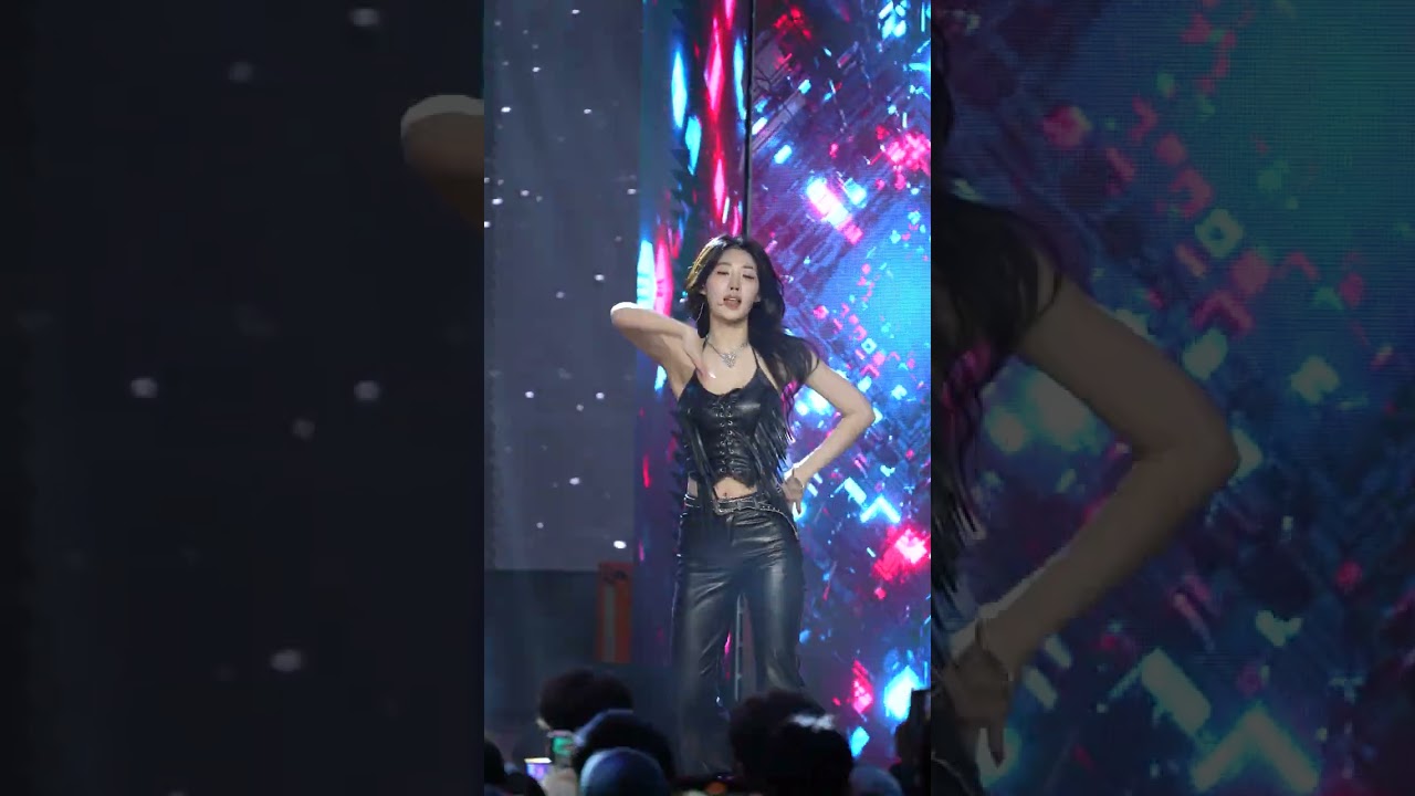 251102 동두천 서브컬쳐 페스티벌 에버글로우 ( Adios ) 시현 4K60P 직캠   #에버글로우 #EVERGLOW #이유 #시현 #온다 #아샤