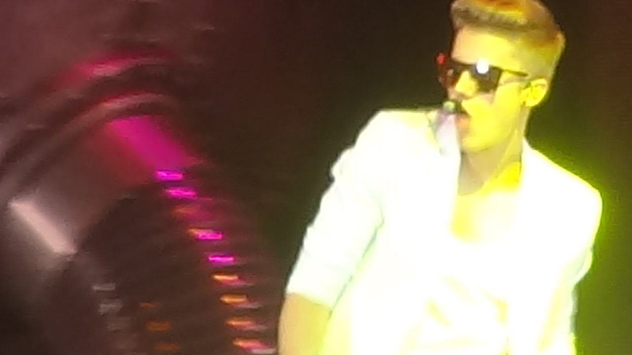 Justin Bieber - All Around the World (Sportpaleis, Antwerp, Belgium - Believe Tour HD)