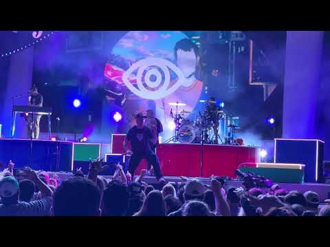 ALL TIME LOW Performs SLEEPWALKING Written During Pandemic at BayCare Sound Clearwater 11/15/2025