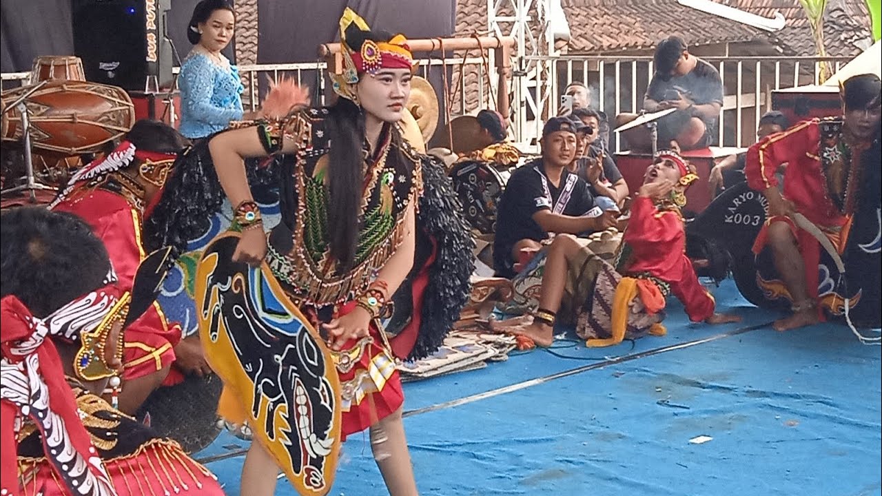 VIRAL TERBARU‼️MUNCULNYA CEWEK CANTIK DI SENI BARONG KARYO MUDHO KUNDURAN. 