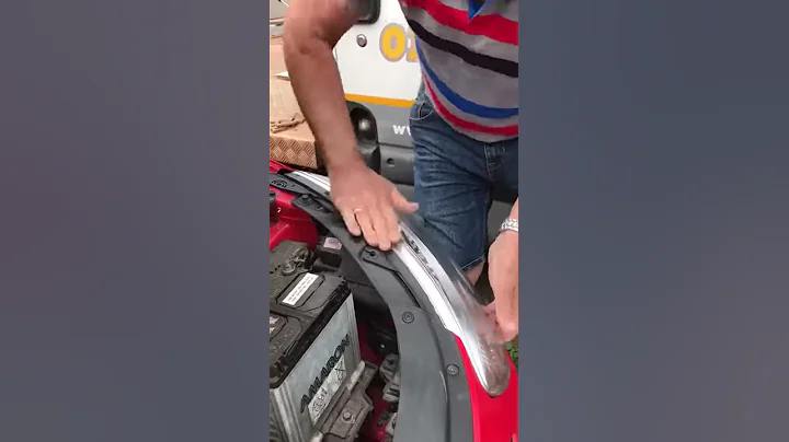 Hyundai i10 light bulb replacement . Kwik fit and Halfords take more than an hour. 60 seconds done.