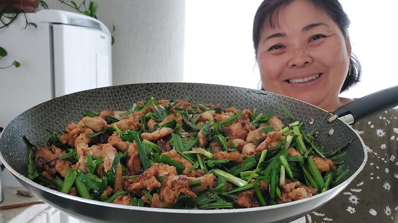 DIA CHUVOSO FIZ PANCETA BARRIGA DE PORCO COM TEMPERO DE SHOGAYAKI | CONSERVA DE GENGIBRE NO SHOYU