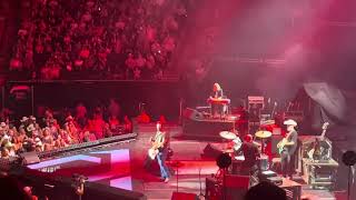 Randy Houser singing How Country Feels