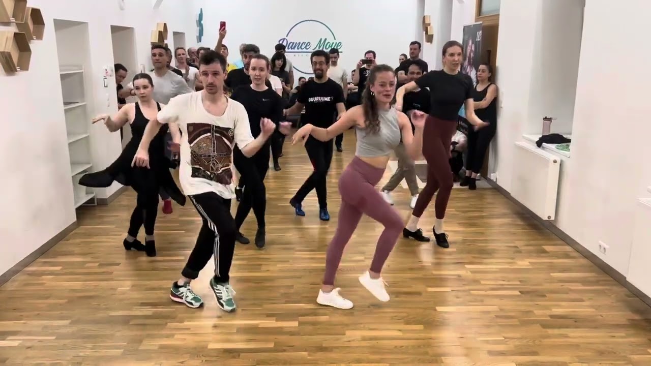 Cool Mambo Footwork | Vienna Salsa Studio
