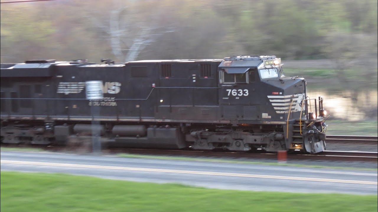 NS ES44DC 7633 Leads East - Thompsontown, PA - YouTube