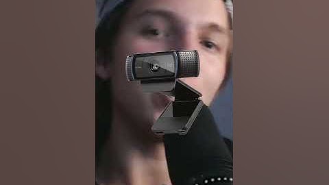 BLUR Your Webcam BACKGROUND EASY! (Make it look professional)