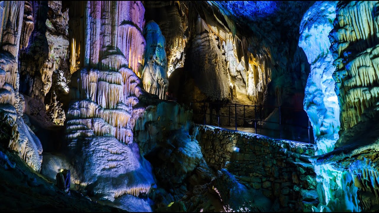 La grotta di Postumia