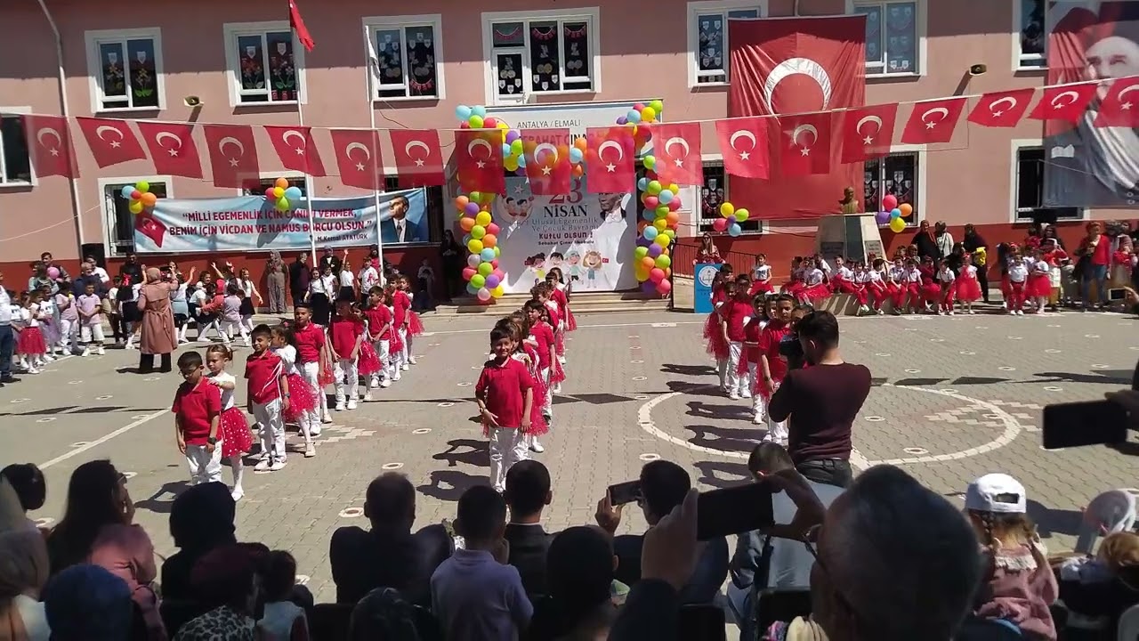 Sen Türk Çocuğusun / Sebahat Çınar İlkokulu / 2-A Sınıfı / 23 Nisan 2023