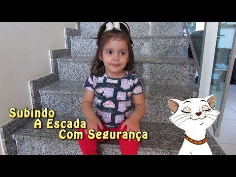 Vídeo: Quando as crianças podem descer escadas?