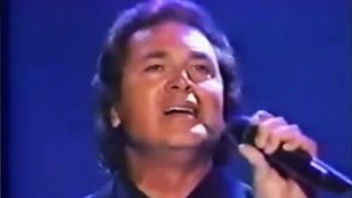 Engelbert Humperdinck (LIVE) - Unchained Melody chords