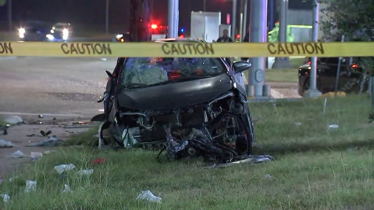 3 hospitalized after chase suspects crash into them in N. Houston: HPD
