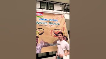 "Bule Jualan Mie Instan Indonesia | Reaksi Lucu Saat Coba Indo Mie!" #buleviral #bule #shorts