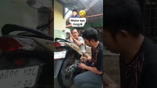 Ganti busi ganti ban 🤣 #videoviral #videokocak #shortsvideo #youtubeshorts #shorts