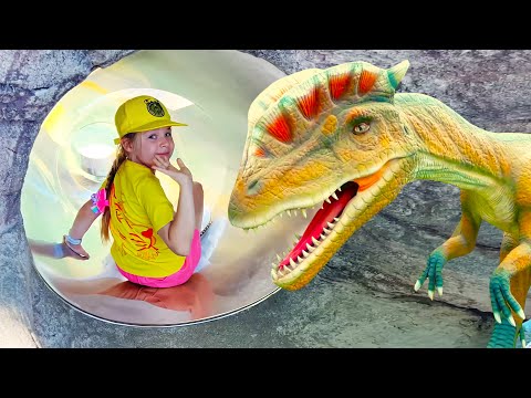 Diana and Roma play outdoors / best parks for kids