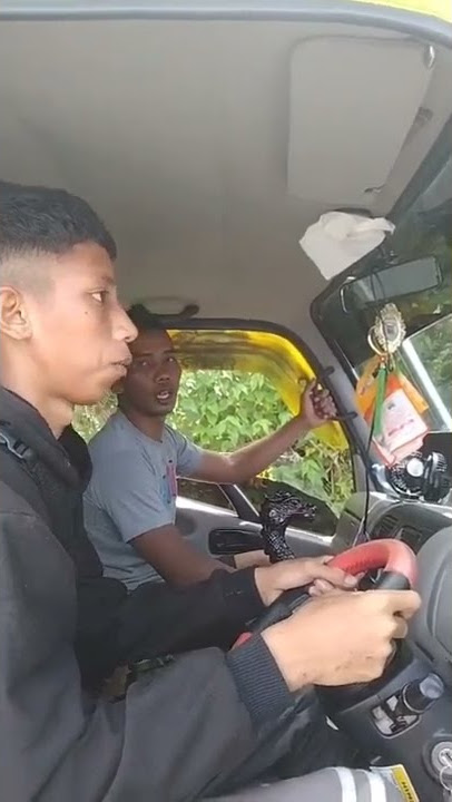 Video Kocak//Belajar Nyetir Mobil//Masukin Gigi y😂😂😂