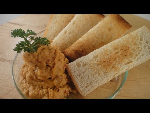 Garlic And Sundried Tomato Hummus