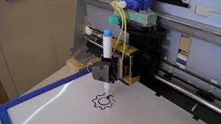 My Raspberry Pi CNC plotter drawing a gear