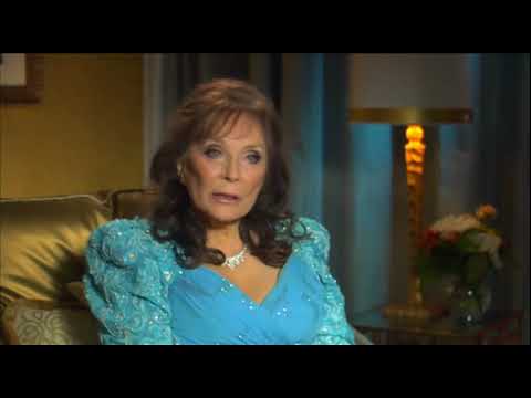 Loretta Lynn reacts to Paramore's cover of 'You Ain't Woman Enough' | Interview