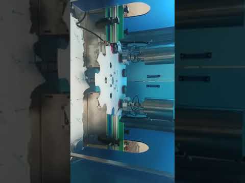 Автоматическая укупорочная машина,