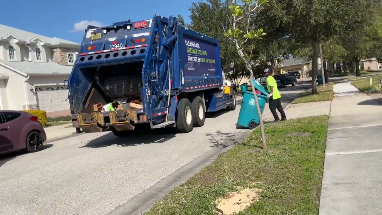 Part 2 Kowalt Heil rear loader on post Xmas recycling 