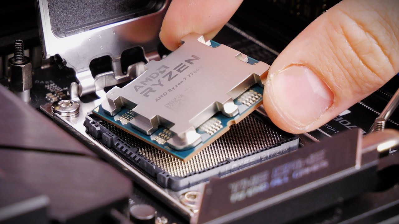 How to install an AMD AM5 CPU (Ryzen 7 processor installation tips) 
