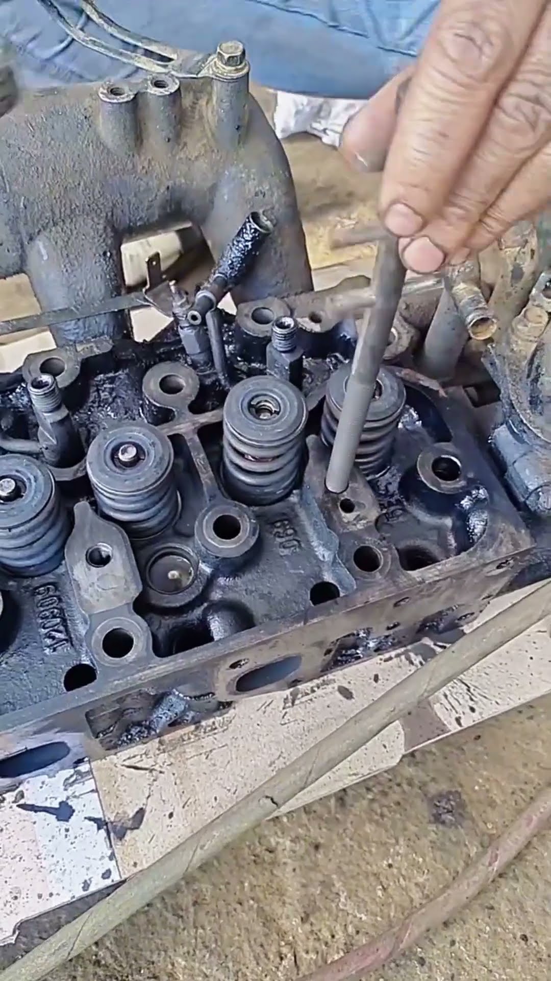 Valve gasket fixing process- Good tools and machinery make work easy