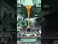 この機械、厚さ40ミリの超厚鋼板を紙のように折り曲げるだと？！