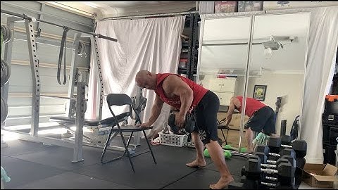 Training Back at Home | Single Arm Dumbbell Row | Engaging the Lats Correctly to build a bigger Back