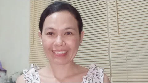 SMILES ARE FREE BUT THEY ARE WORTH A LOT..😊