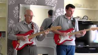 Walk right back - The Everly Brothers - instro cover by Steve Reynolds and Dave Monk chords