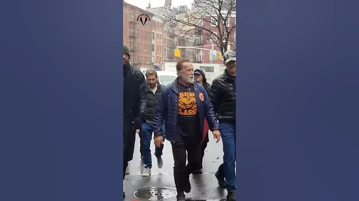 Arnold Schwarzenegger Walking With Security #arnoldschwarzenegger