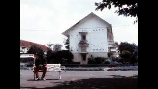 Download lagu VIDEO KLIP FRAU MUSIM PENENUN HUJAN