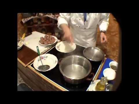 Βίντεο: Μαγειρεύοντας ένα ασυνήθιστο σαρλόττα